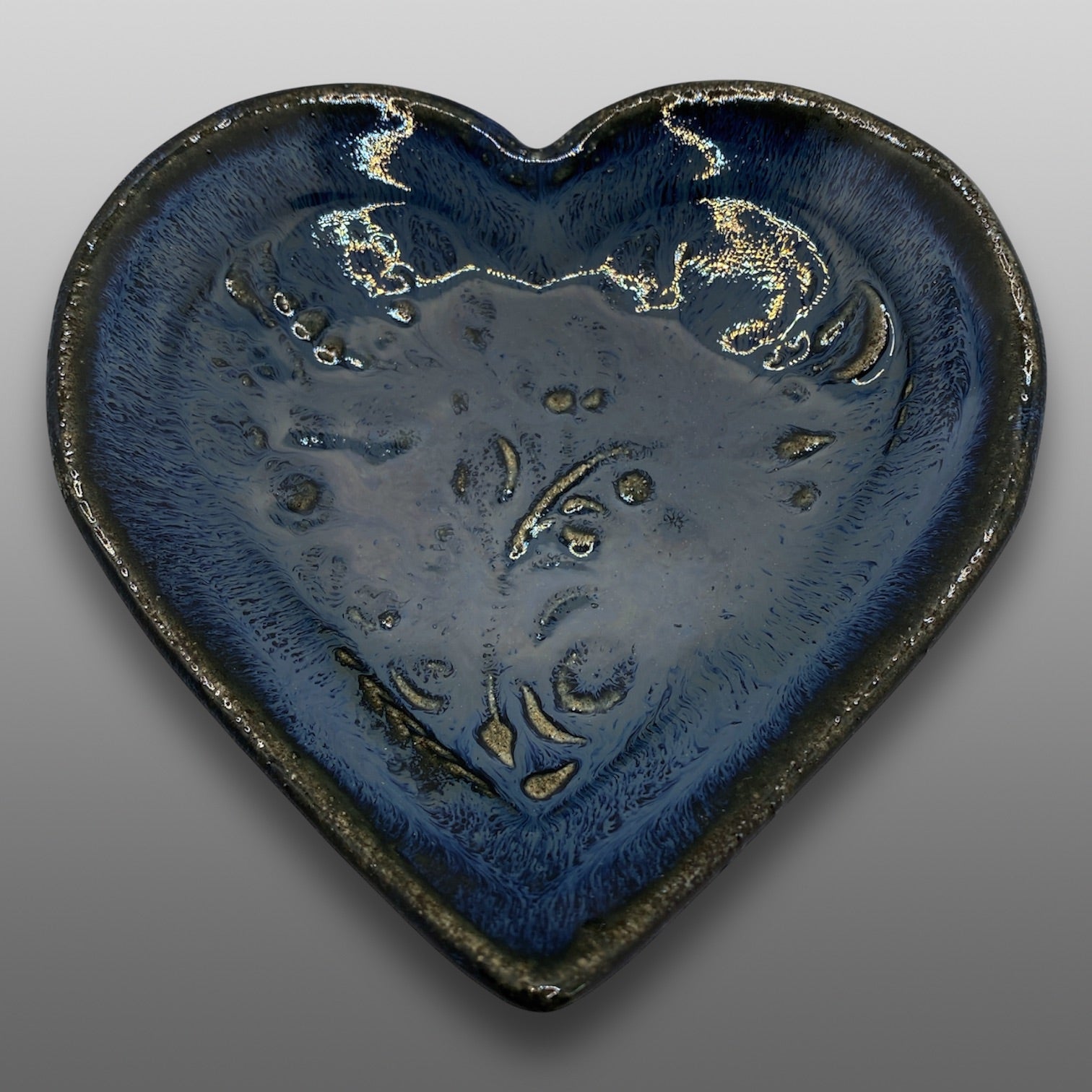 Coupelle cœur avec motif émaillée bleu foncé