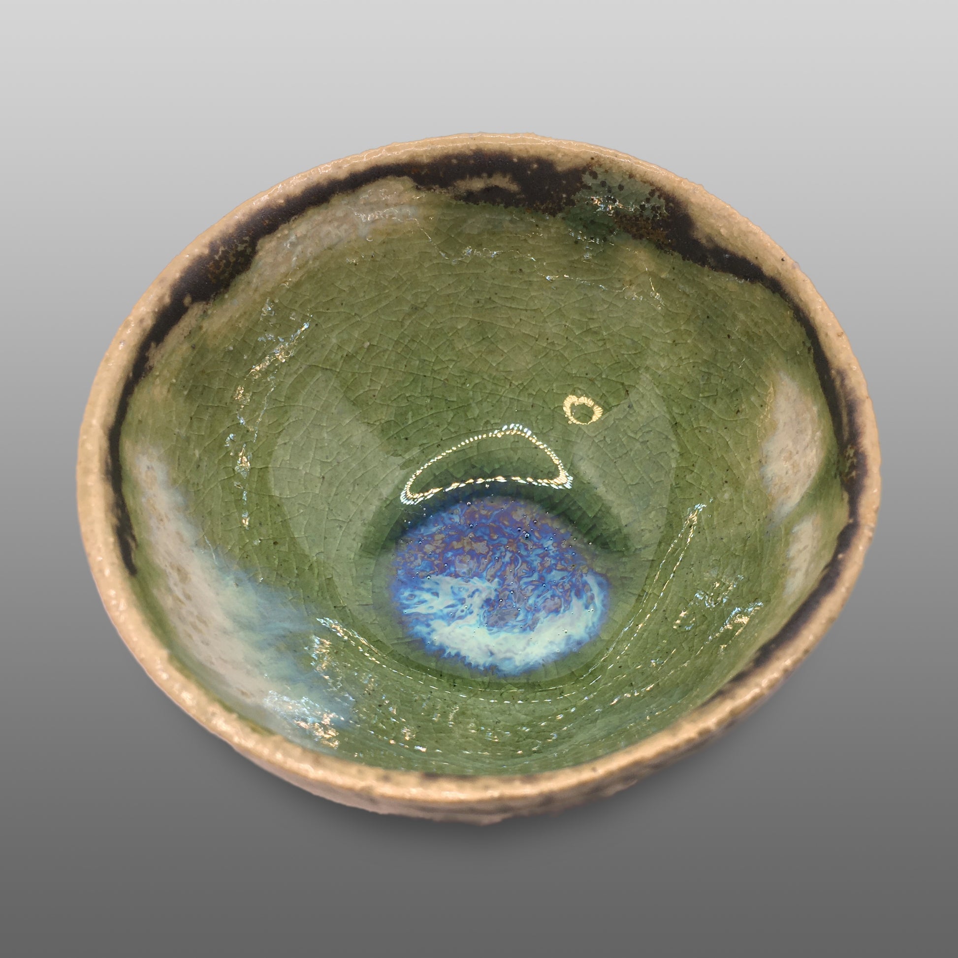Coupelle écrue émaillée vert bleu blanc bronze