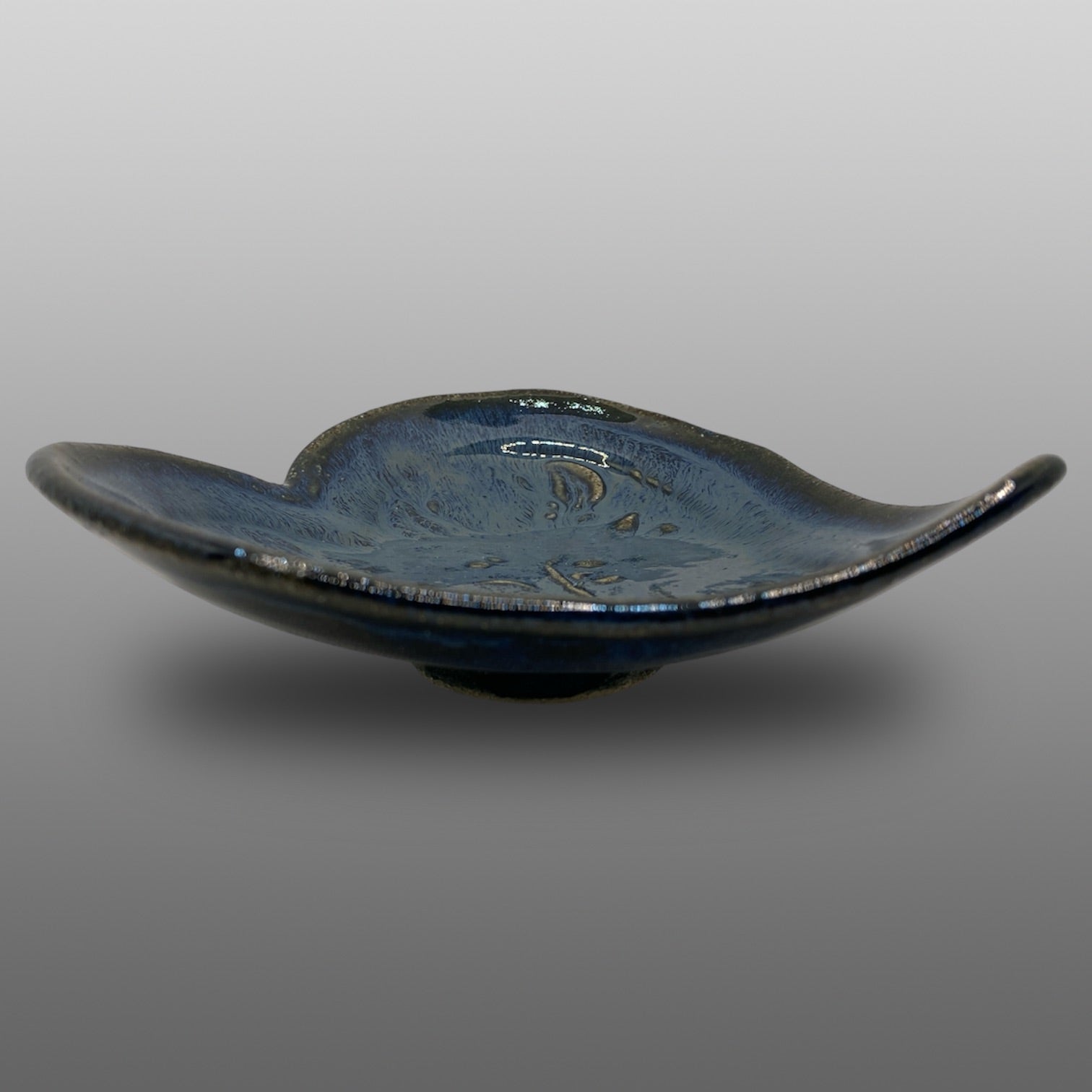 Coupelle cœur avec motif émaillée bleu foncé