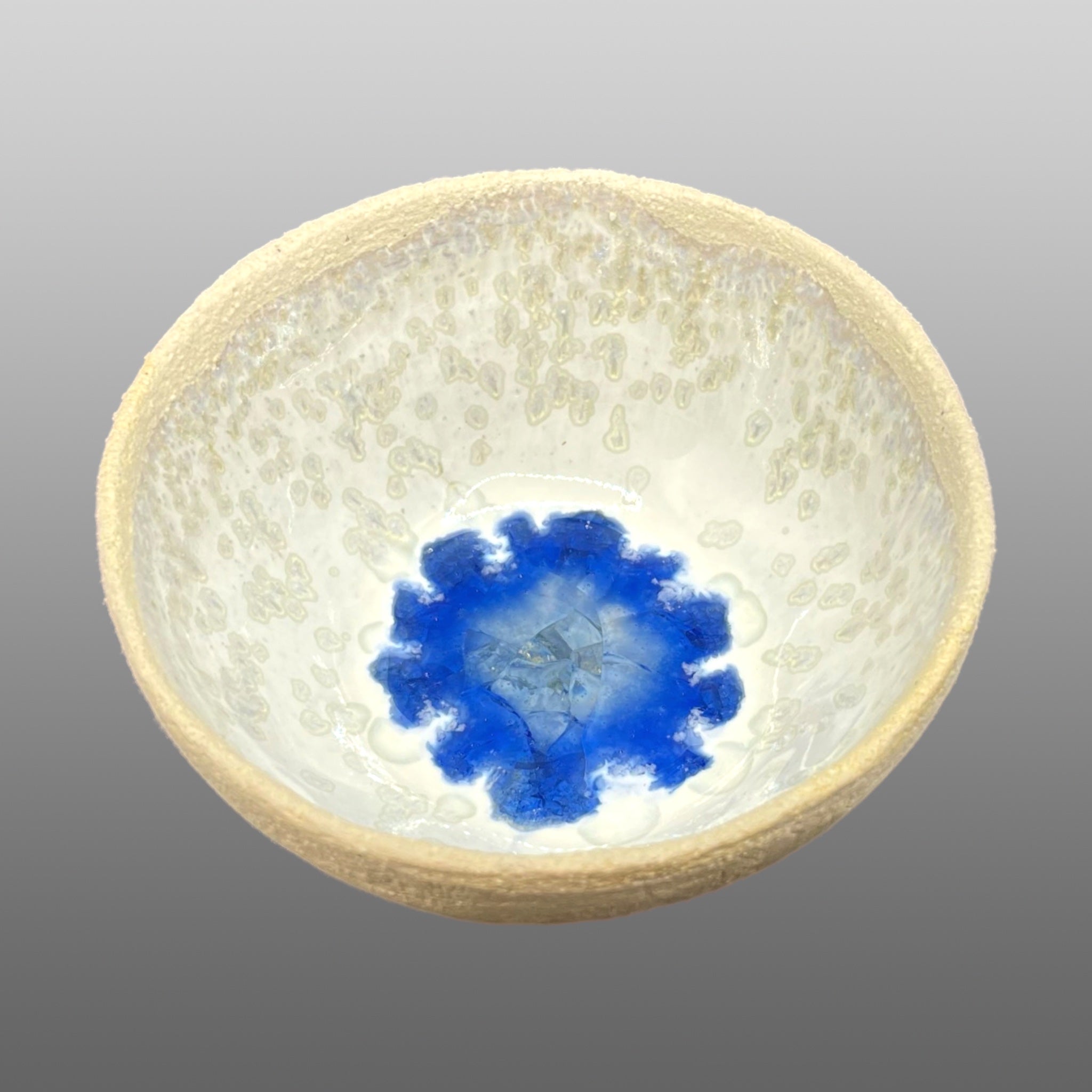 Coupelle écrue émaillée blanc fondu bleu