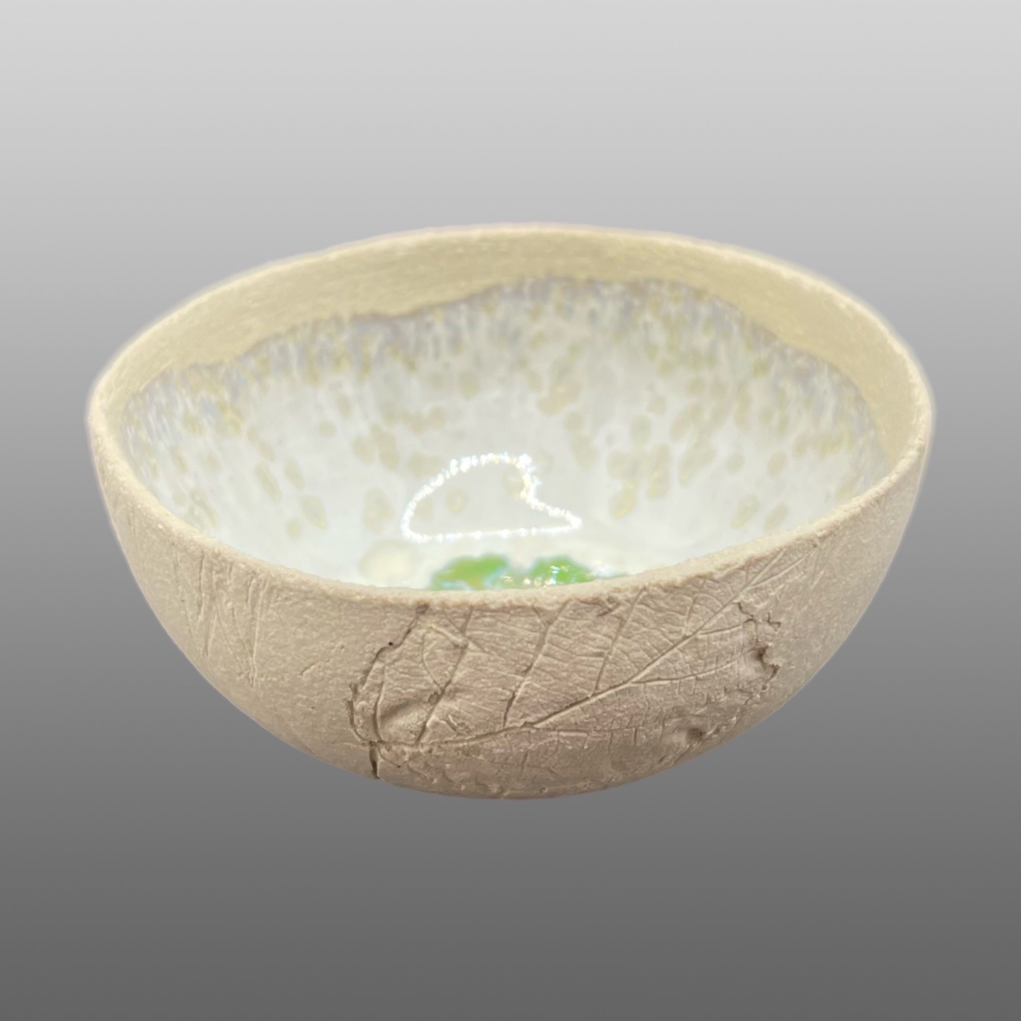 Coupelle écrue émaillée blanc fondu vert