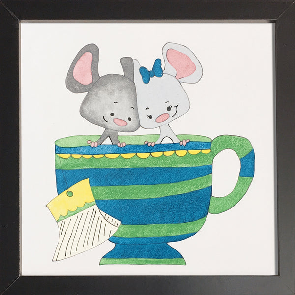 Deux souris dans une tasse