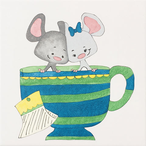 Deux souris dans une tasse