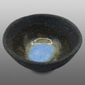 Petite coupelle noire émaillée transparent et bleu