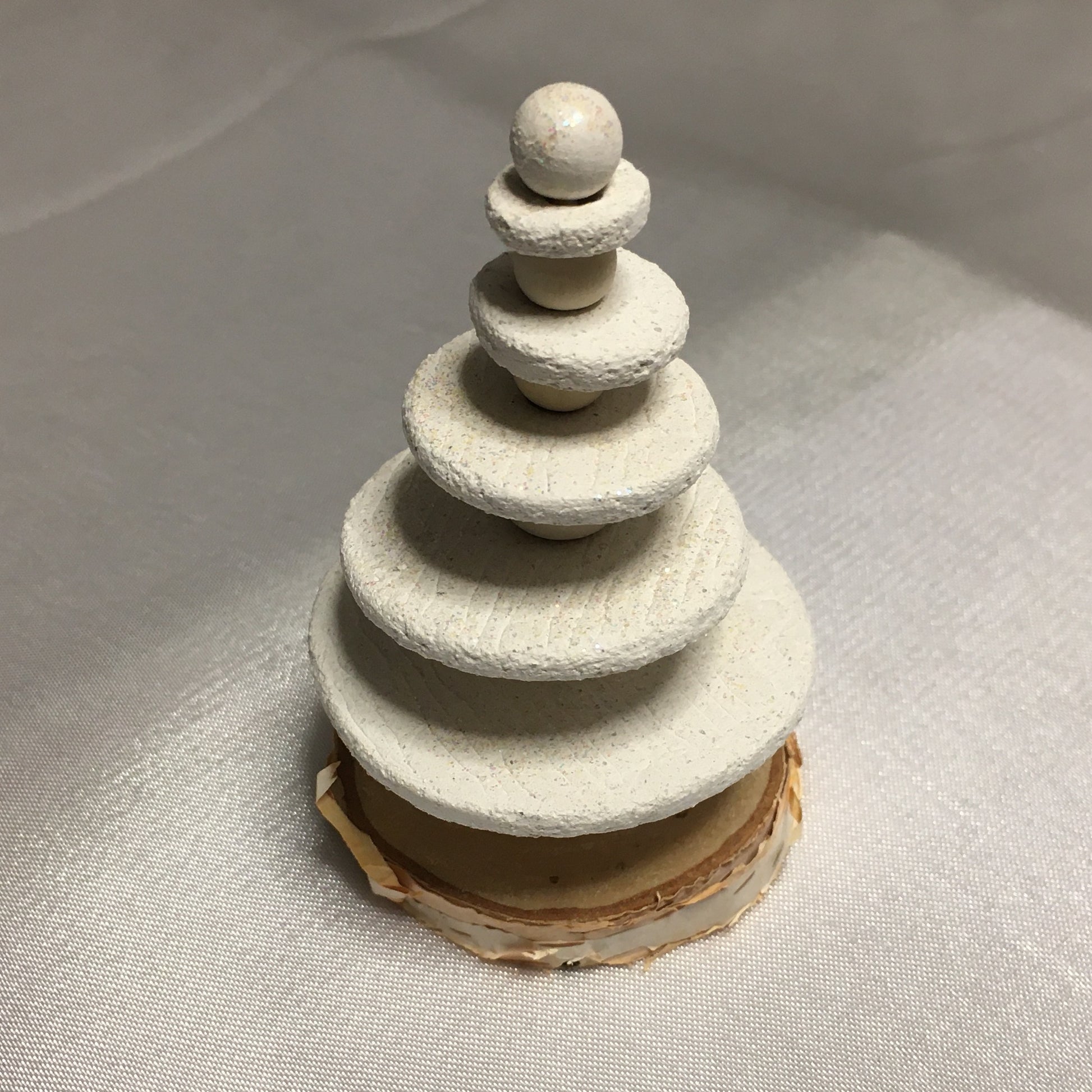 Petit sapin blanc ronds