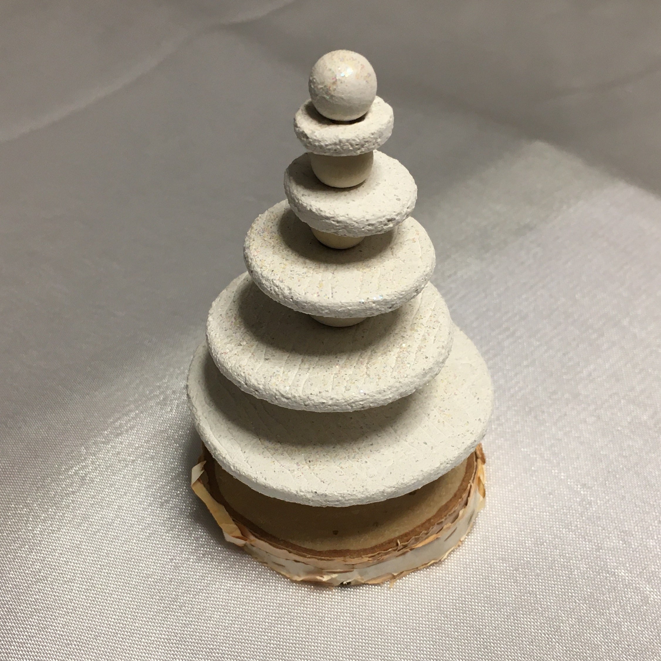 Petit sapin blanc ronds