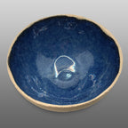 Grande coupelle écrue émaillée bleu sidéral