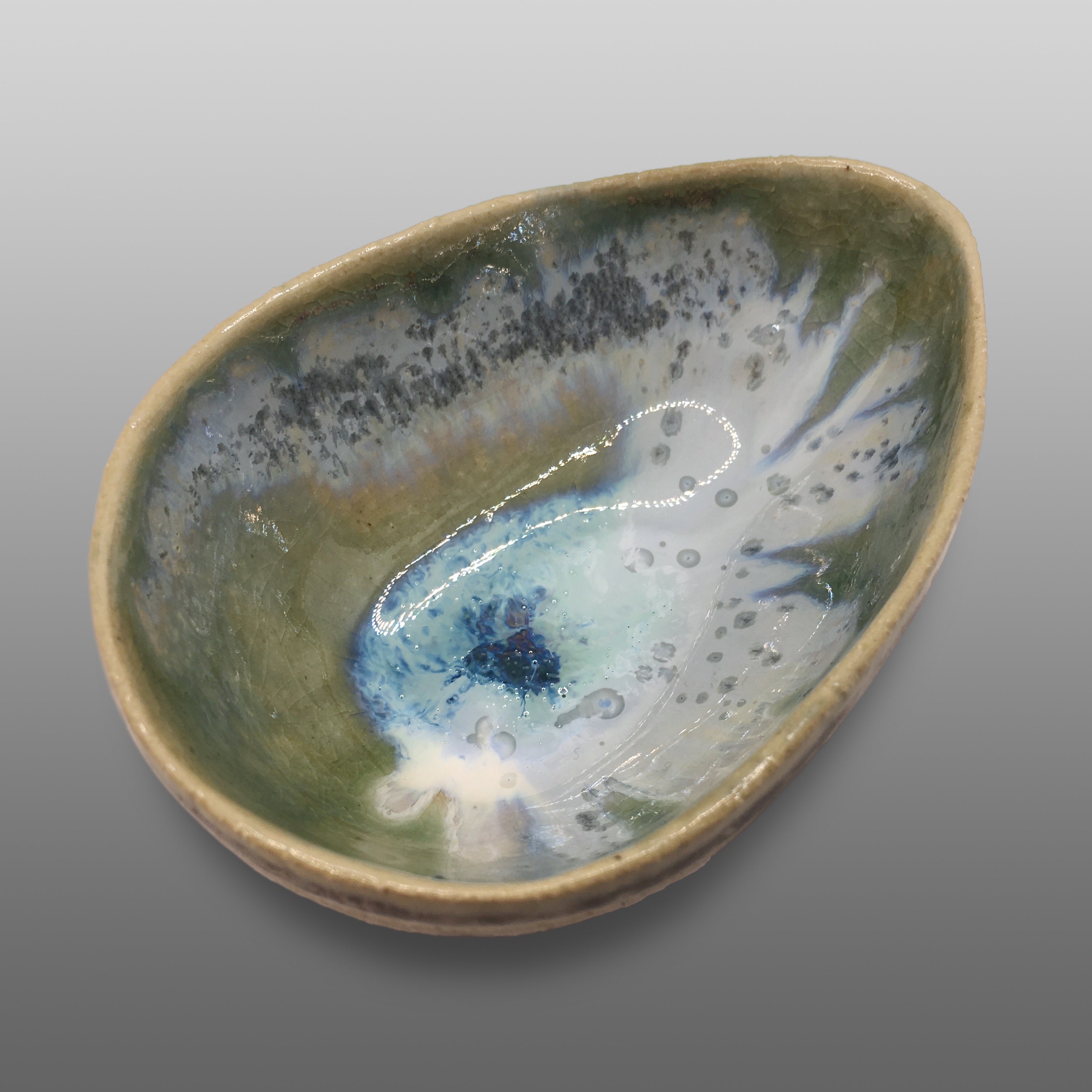 Coupelle forme avocat écrue émaillée bleu ciel vert turquoise