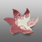 Coupelle fleur émaillée bordeaux blanc